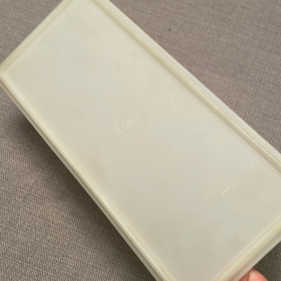 Tupperware Rectangular Large Food Storage or Bread Keeper Container - Picture 2 of 10